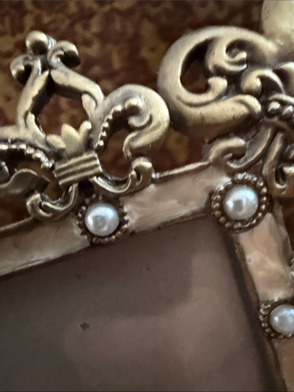 Ornate Brass toned Decorative Photo Frame - Enamel, for 4”x6” picture Vintage - Picture 8 of 12